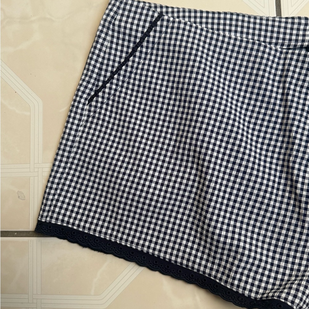 Reformation June Low Rise Short - Picture 5 of 8